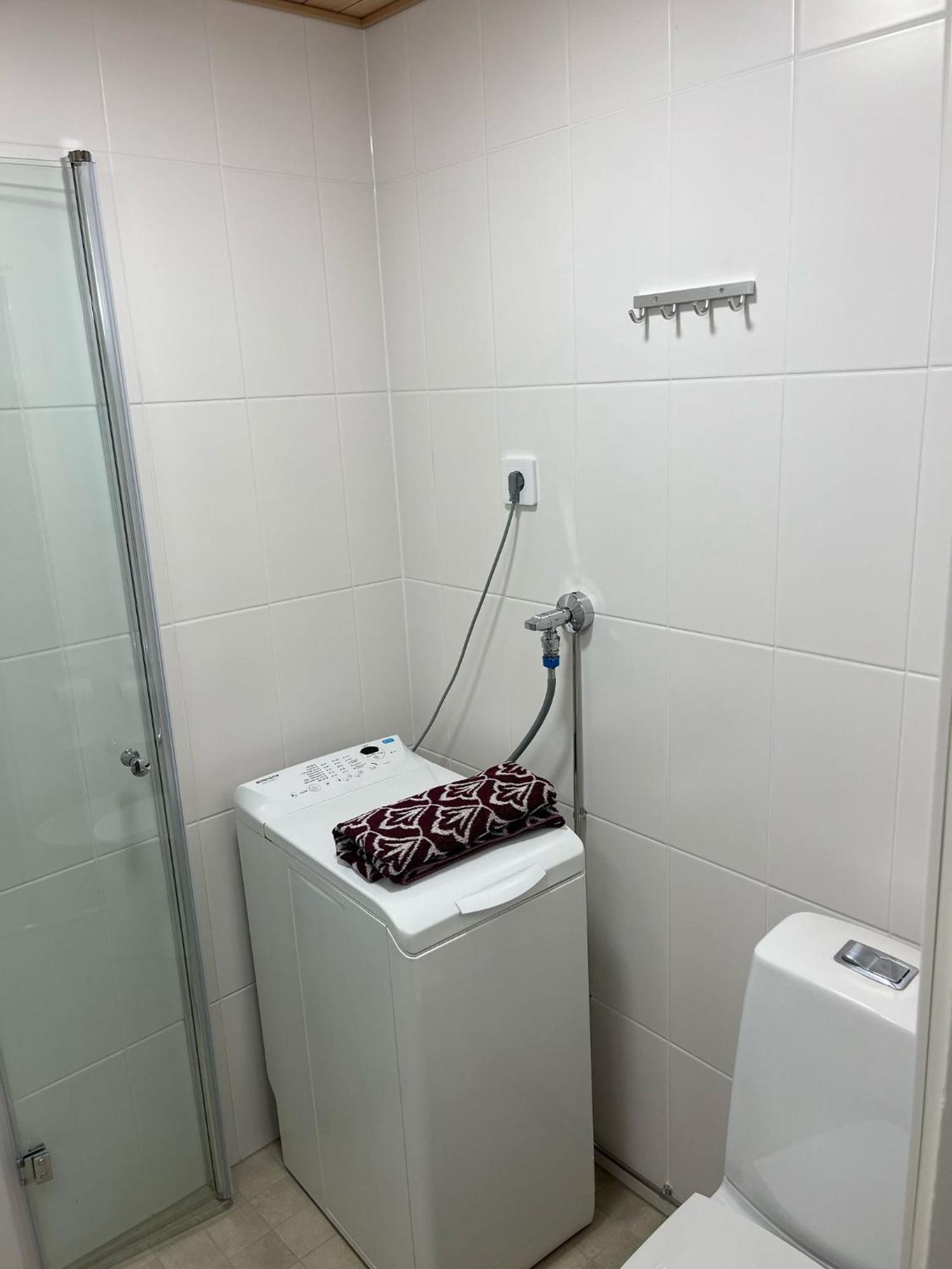 Travel Center Apartment Lahti Esterno foto